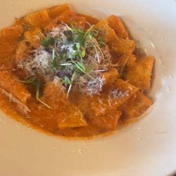 Ditka's Oakbrook - Vodka Rigatoni with Chicken - American Near Me - Oakbrook Terrace, Illinois