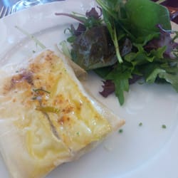 Restaurant les Terrasses Poulard - Feuilleté au chevre