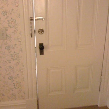 Cowper Inn - Light coming through room door - Hotels Near Me - Palo Alto, California Cowper Inn - Light coming through room door - Hotels Near Me - Palo Alto, California