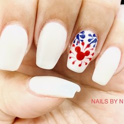 Nail Art - Festive 4th of July design - Mickey Mouse fireworks