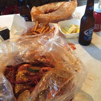 Rocking Crab - 1 lb crawfish + 1 lb shrimp, 1 corn and 1 budlight was around $23 - Cajun/Creole Near Me - Dallas, Texas