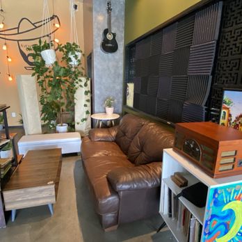 Aventurero Coffee - Super comfy couch - Coffee & Tea Near Me - Los Angeles, California Aventurero Coffee - Super comfy couch - Coffee & Tea Near Me - Los Angeles, California