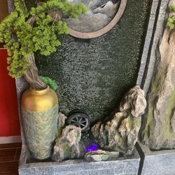 Qpot HotPot & BBQ - Another fountain at the entrance