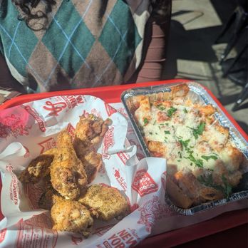 Prime Pizza - Lemon pepper wings and bolognese pasta - Pizza Near Me - El Segundo, California Prime Pizza - Lemon pepper wings and bolognese pasta - Pizza Near Me - El Segundo, California