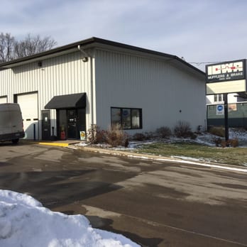 Iowa Mufflers & Brake - Exterior view - Auto Repair Near Me - Des Moines, Iowa Iowa Mufflers & Brake - Exterior view - Auto Repair Near Me - Des Moines, Iowa