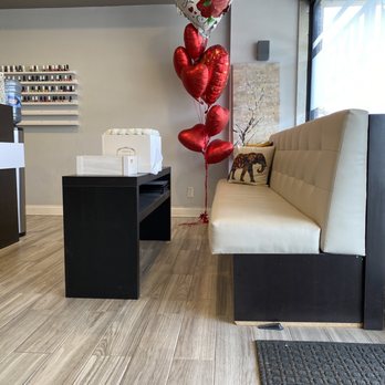 Luxe Mani and Pedi Lounge - Interior - Nail Salons Near Me - Glendora, New Jersey
