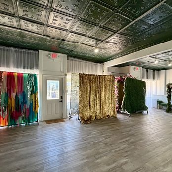 Sunlight Studio - Backdrop walls - Recording & Rehearsal Studios Near Me - West View, Pennsylvania Sunlight Studio - Backdrop walls - Recording & Rehearsal Studios Near Me - West View, Pennsylvania