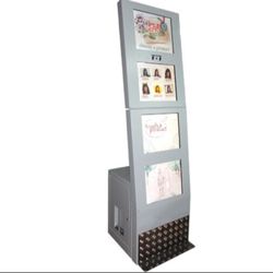 Brothers Photo Booth - "The Strip" photo booth!