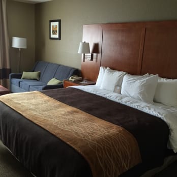 Comfort Inn - King size bed with lots of pillows both soft and firm. - Hotels Near Me - Bellefontaine, Ohio Comfort Inn - King size bed with lots of pillows both soft and firm. - Hotels Near Me - Bellefontaine, Ohio