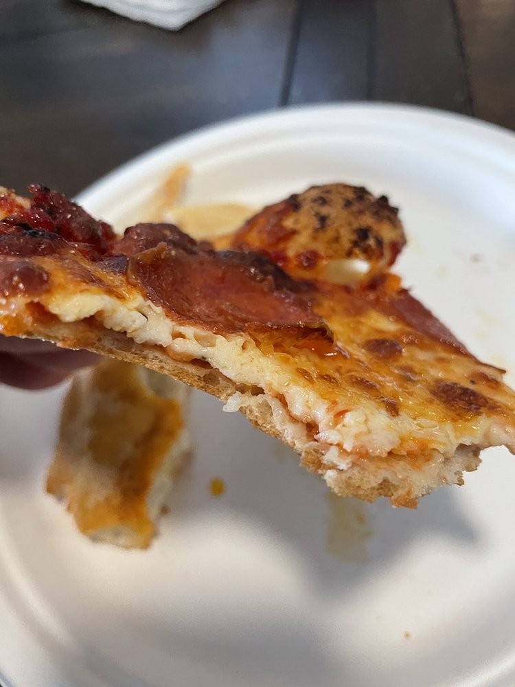 THE FLYING PIZZA Updated October 2024 15 Photos & 19 Reviews