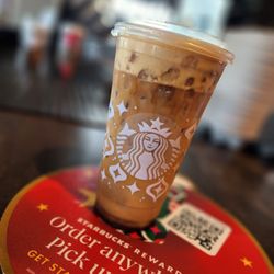 Starbucks - Iced Brown Oatmilk Shaken Espresso