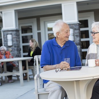 Hillcrest Country Estates - Attractive courtyards - Assisted Living Facilities Near Me - Papillion, Nebraska Hillcrest Country Estates - Attractive courtyards - Assisted Living Facilities Near Me - Papillion, Nebraska