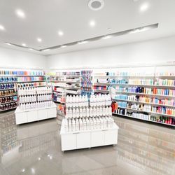 Glamour Secrets - CF Champlain - One-stop beauty salon and hair care supply at Champlain mall, Moncton, New Brunswick