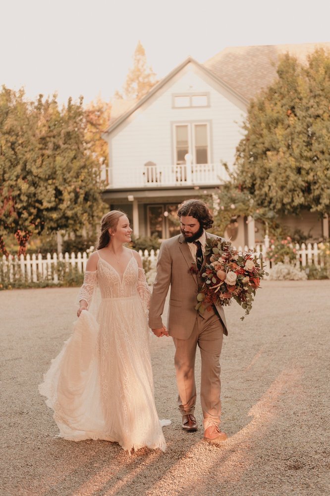 VICTORIAN GARDENS OF TWO SISTERS Updated August 2024 21 Photos