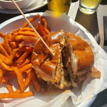 Shell Beach Brewhouse - The Elvis lives burger with sweet potato fries - Gastropubs Near Me - Pismo Beach, California