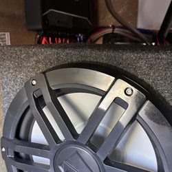 Mannys Custom Car Audio - Full stereo system installation