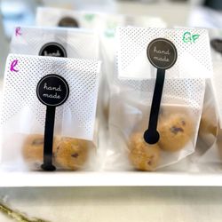 Gratitude Healthy Hub - Pumpkin Cranberry Protein Gratitude Balls- great protein snack!