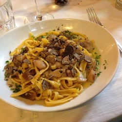 Ai Due Ponti - Fettuccine funghi e tartufo nero