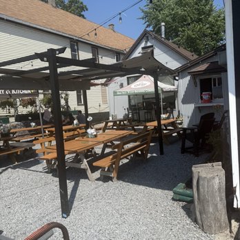 Gene McCarthy's - Outdoor patio - American Near Me - Buffalo, New York