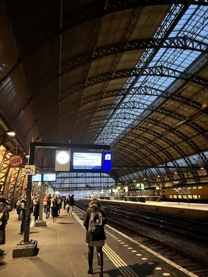 Amsterdam Centraal by null
