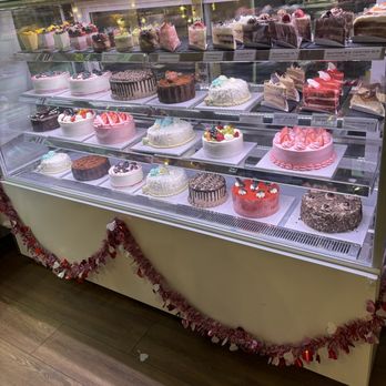 Amor Cafe & Pastry - Cakes by the slice or whole - Bakeries Near Me - Centreville, Virginia