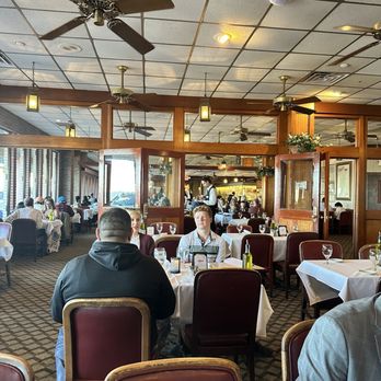Gaido's - Seafood Near Me - Galveston, Texas