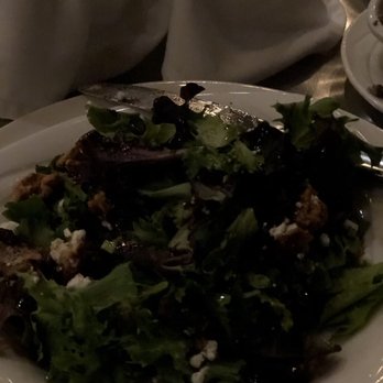 Jacksons Southpointe - Salad w balsamic and candied walnuts. Yum !! - American Near Me - Canonsburg, Pennsylvania