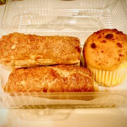 Cheese rolls, cheese muffin Cheese rolls, cheese muffin