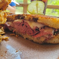 Byrd's Riverfront Restaurant