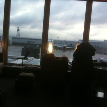 Sky Team Exclusive Lounge - Dreary London, but a nice view of the gate areas - Airport Lounges Near Me - Hounslow, XGL Sky Team Exclusive Lounge - Dreary London, but a nice view of the gate areas - Airport Lounges Near Me - Hounslow, XGL