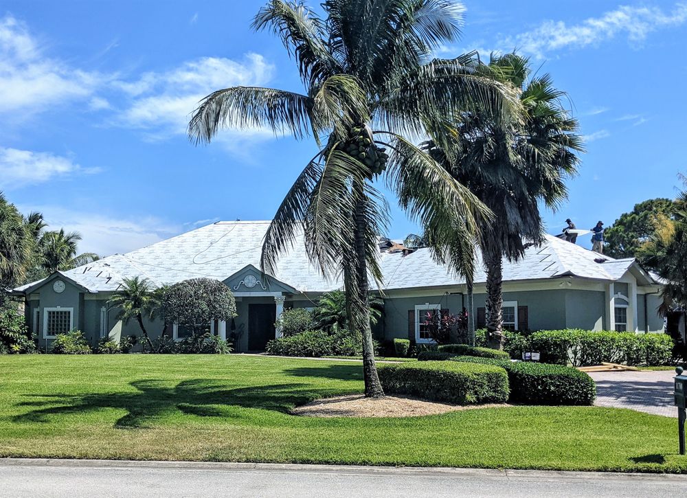 Slide of Expert Roofing Services