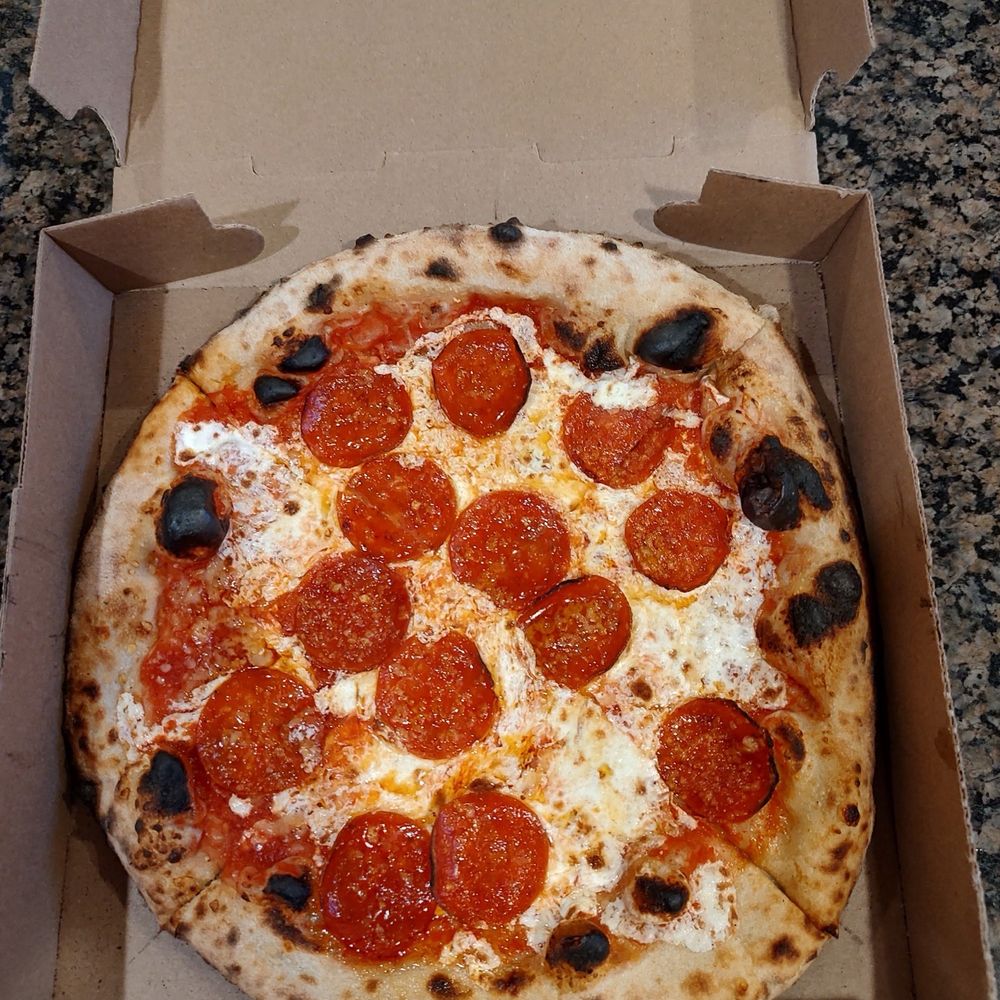 KT Pizza - Pepperoni pizza - Food Trucks Near Me KT Pizza - Pepperoni pizza - Food Trucks Near Me