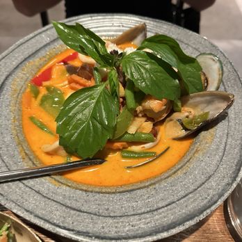 Lemongrass Brooklyn - Ocean's Four - Thai Near Me - Brooklyn, New York