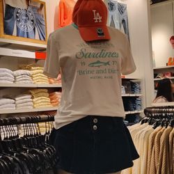 American Eagle Outfitters - This is super cute