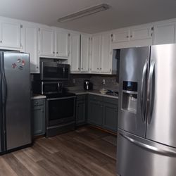 Harrell Appliance Repair - HIS BROKE REFRIGERATOR IN MY KITCHEN.