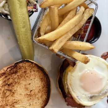 Drifters Kitchen and Bar - Cocktail Bars Near Me - Ridge, New York