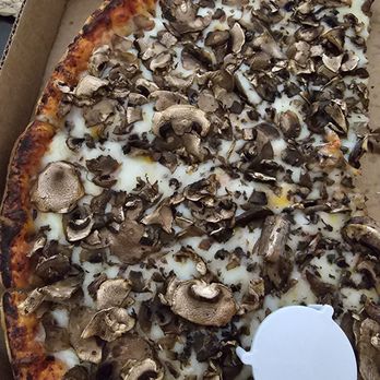 Round Table Pizza - Mushroom pizza, pan crust, very good - Pizza Near Me - San Bruno, California