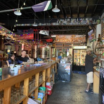 Brick And Barrel - Tap area - Breweries Near Me - Cleveland, Ohio