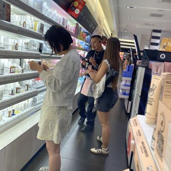 SEPHORA - Cosmetics & Beauty Supply Near Me - Torrance, California