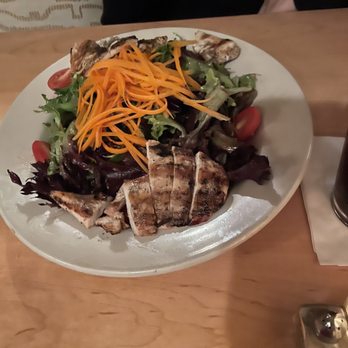 Southside Steakhouse - Garden salad with grilled chicken - Steakhouses Near Me - Rutland, Vermont Southside Steakhouse - Garden salad with grilled chicken - Steakhouses Near Me - Rutland, Vermont