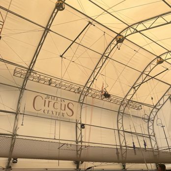 Dallas Circus Center - Flying trapeze - Recreation Centers Near Me - Dallas, Texas Dallas Circus Center - Flying trapeze - Recreation Centers Near Me - Dallas, Texas