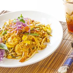 Aloy Thai Cuisine - Pad Thai
