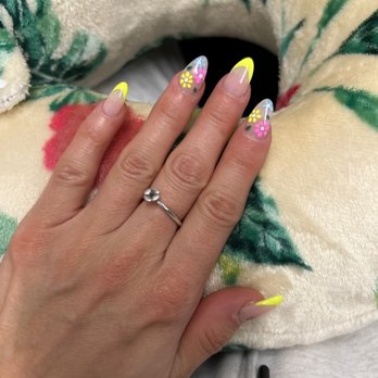 Queen Spa - Nail art - Skin Care Near Me - Austin, Texas