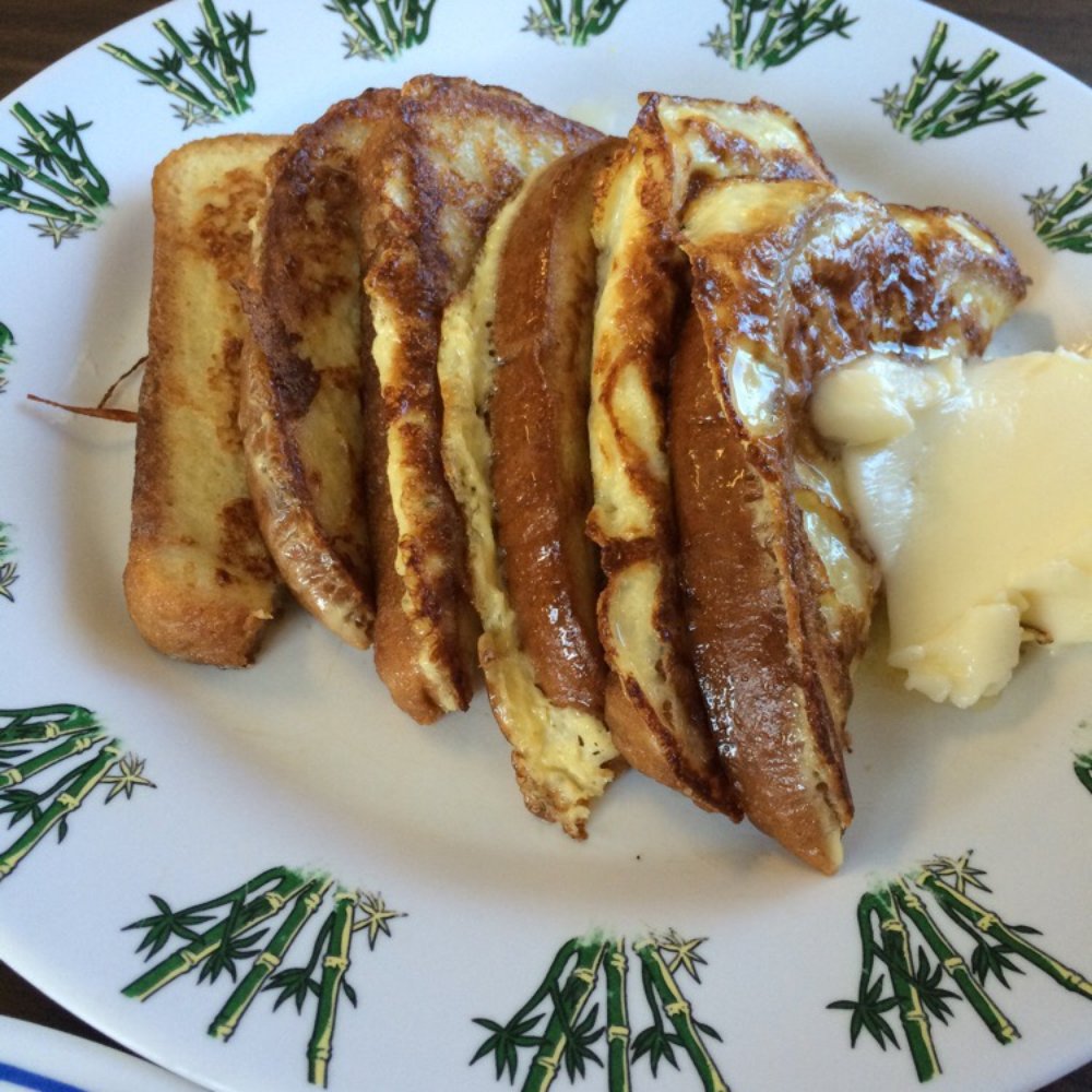 Jack's Inn - Margarine slap on like going through a 'mess hall' - Breakfast & Brunch Near Me - Kahului, Hawaii