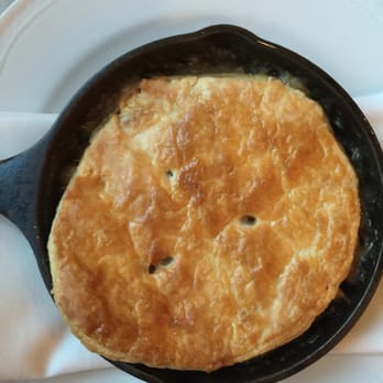 22 Square Restaurant - Chicken pot pie - American Near Me - Savannah, Georgia