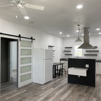 Matthews Electric - the kitchen and dining area - Electricians Near Me - San Antonio, Texas Matthews Electric - the kitchen and dining area - Electricians Near Me - San Antonio, Texas