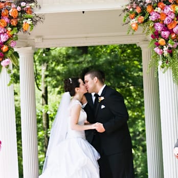Lakeview Pavilion - Lakeview Outdoor Ceremony - Venues & Event Spaces Near Me - Foxboro, Massachusetts