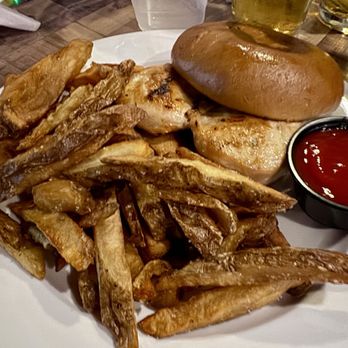 The Lost Paddy - Chicken sandwich - Sports Bars Near Me - Nashville, Tennessee