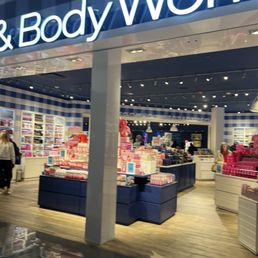 Exterior photo of Bath & Body Works - Hoover, Alabama Exterior photo of Bath & Body Works - Hoover, Alabama