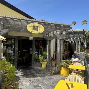 Yellow Vase - Exterior with Outdoor Seating - Bakeries Near Me - Redondo Beach, California Yellow Vase - Exterior with Outdoor Seating - Bakeries Near Me - Redondo Beach, California
